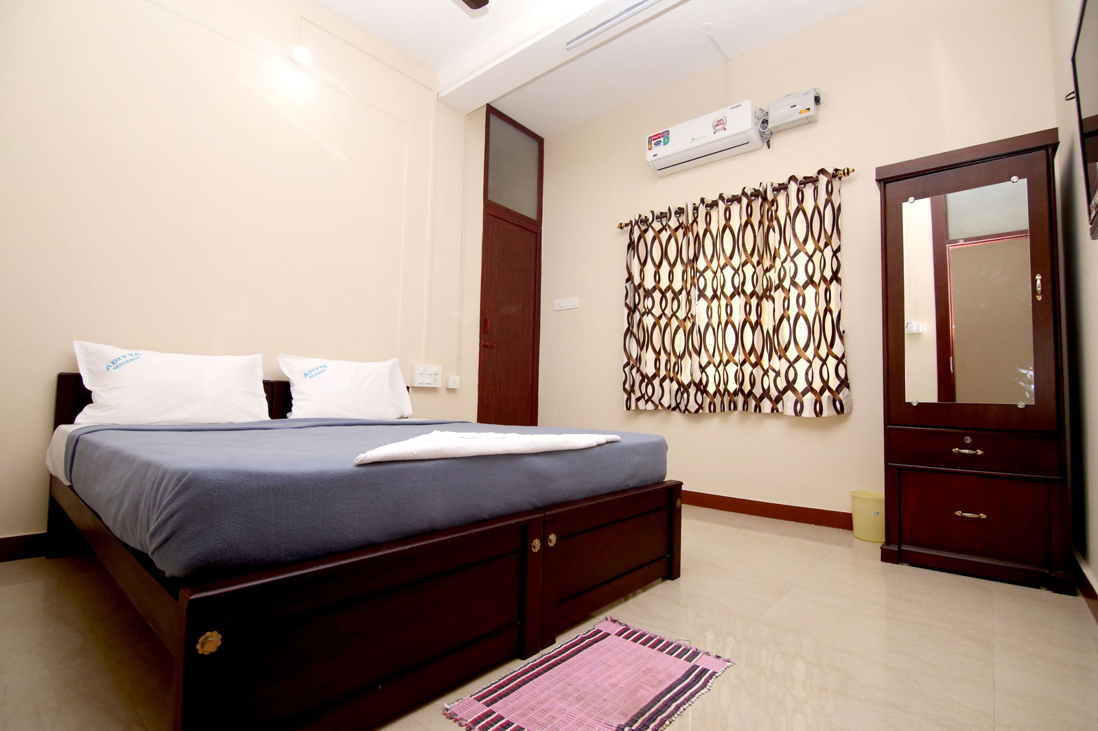 Compact Double Room A/C